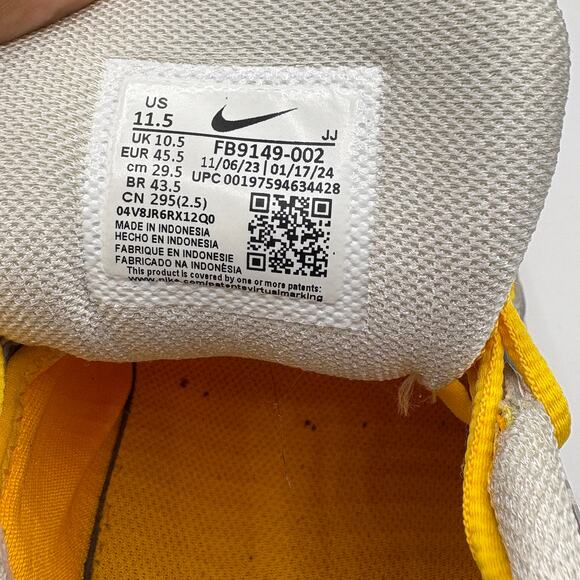 NIKE Zoom Vomero 5 Photon Dust University Gold Black Yellow Sz 11.5 main image 4